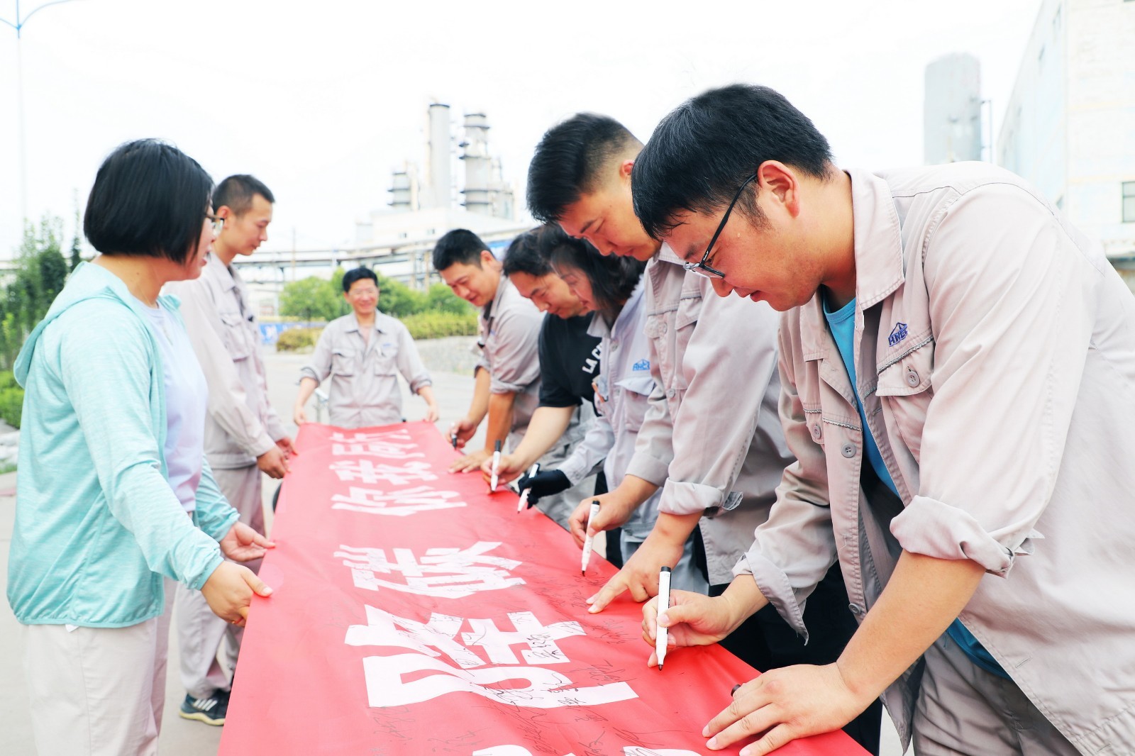 安阳园区开展节能宣传周主题署名运动_调解巨细